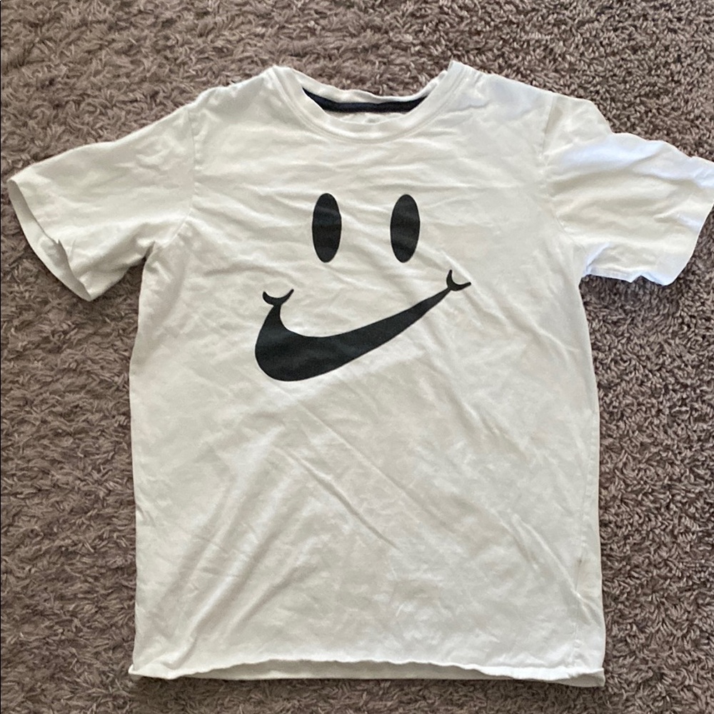 Nike White Short Sleeve Tee with Smiley Face Graphic